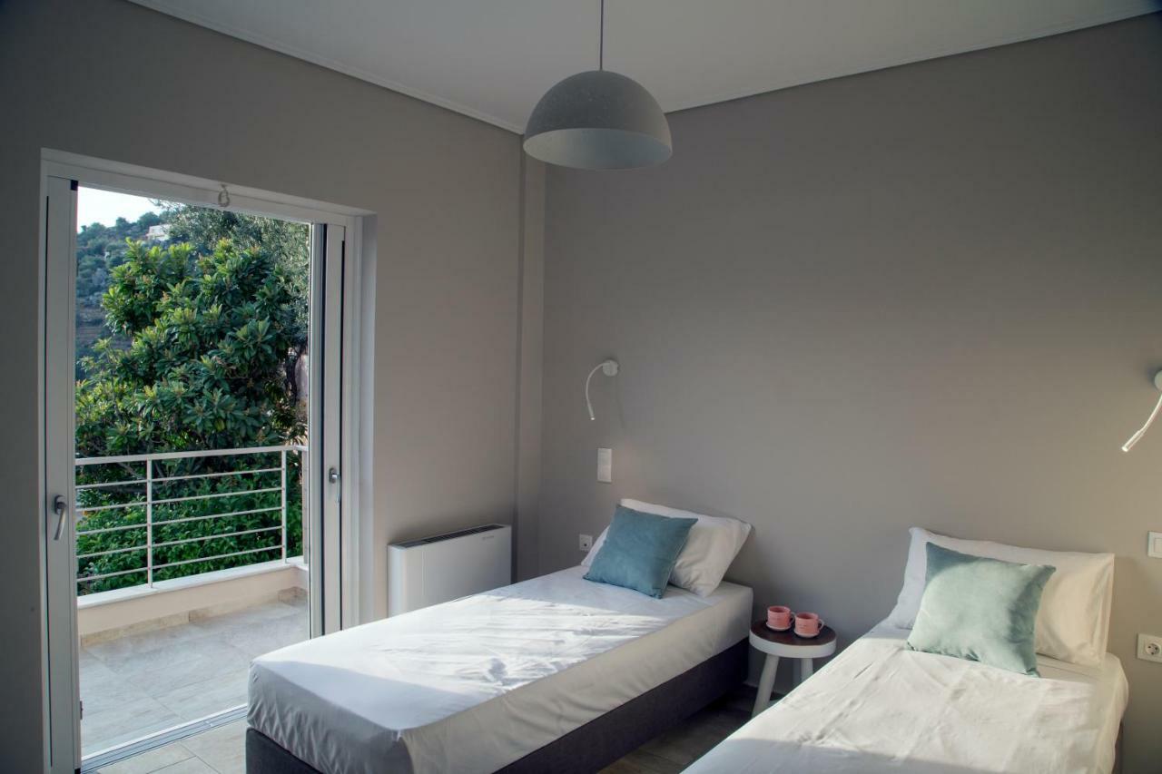 Kalavria Luxury Suites - Magnificent Sea View Of Poros Poros Town Exterior foto