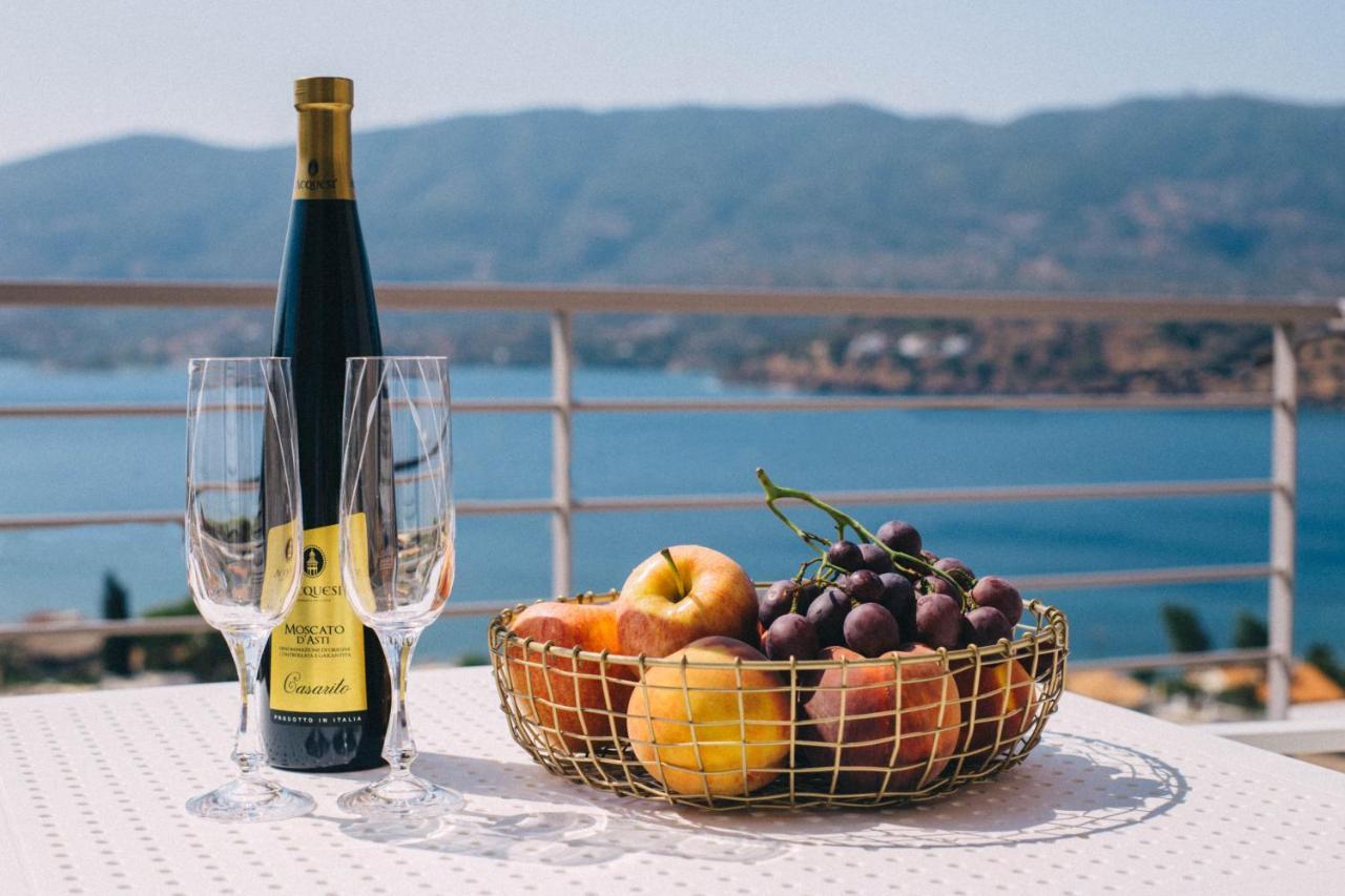 Kalavria Luxury Suites - Magnificent Sea View Of Poros Poros Town Exterior foto